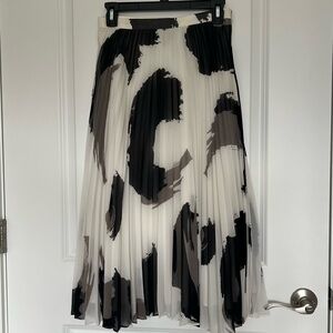Banana Republic Black and White A-Line Skirt